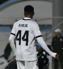 لاعب حر – مدافع – مقيم – 21 سنة – سبق له اللعب مع العين ومجد – منتخب عمان الأولمبي