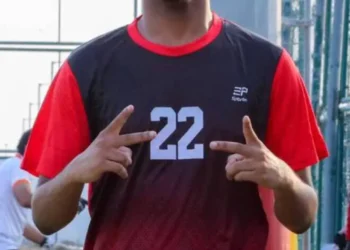 لاعب حر – لاعب وسط – مواطن – 20 سنة – سبق له اللعب مع رديف عجمان